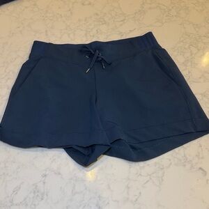 Athleta Midtown Cuff Shorts Marine Blue 5” Inseam Size 8 Tall